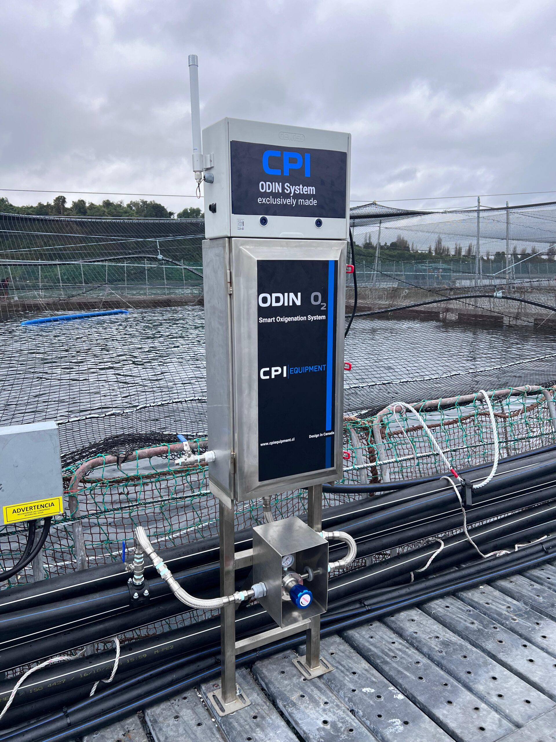 ODIN O₂ manguera microperforada instalada en centro de cultivo salmonero