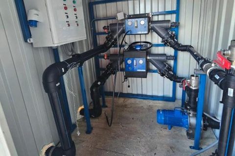 Sala técnica con bombas NBG y tablero eléctrico del sistema ODIN